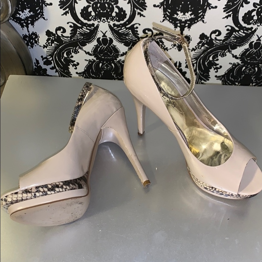 Guess Heels - image 2